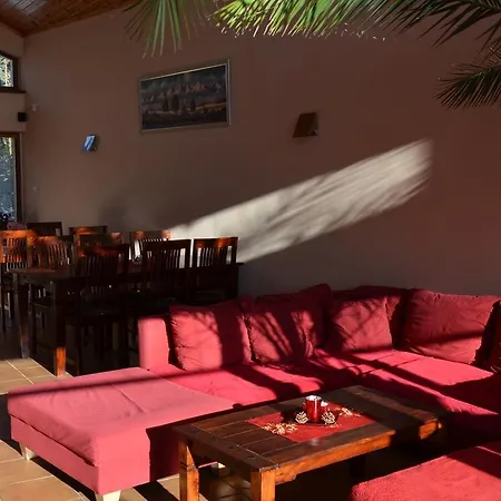 Privat Ada بيت ضيافة *